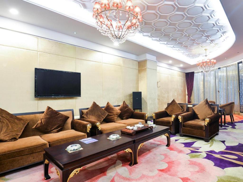 New Pearl River Hotel Гуанчжоу Экстерьер фото